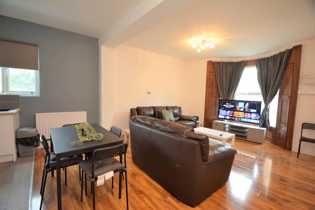 Lovely 4Bedroom Apartment London Exteriör bild